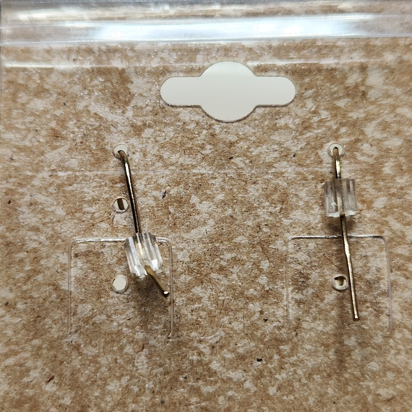 Gold Tone Amber and Champaign Hook Earrings NWT - Picture 4 of 4